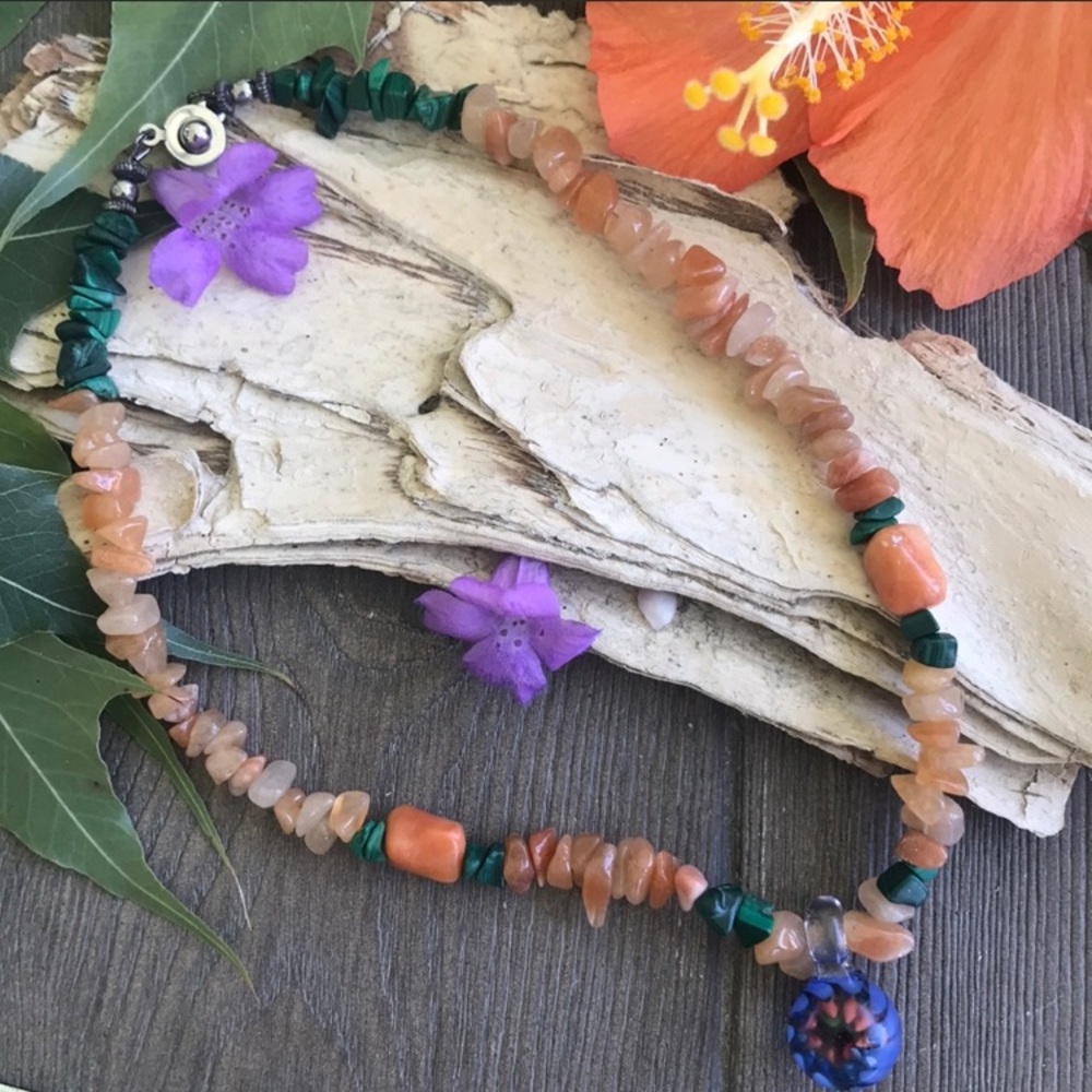 🌻Beautiful Handmade Blown Glass Necklace🌻